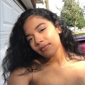 Meet your Posher, Abigail